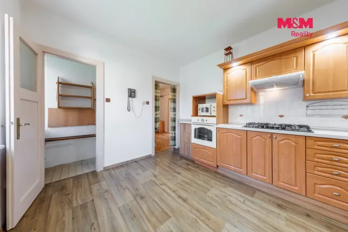 Prodej bytu 3+1, Karlovy Vary, Jiráskova, 74 m2