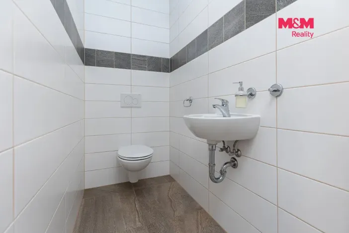 Prodej činžovního domu, Dříteč, 122 m2
