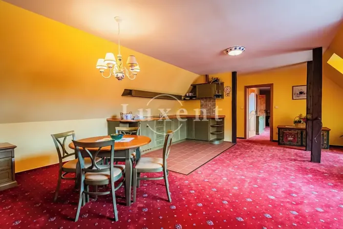 Prodej ubytování, Třebotov, U Tvrze, 2500 m2