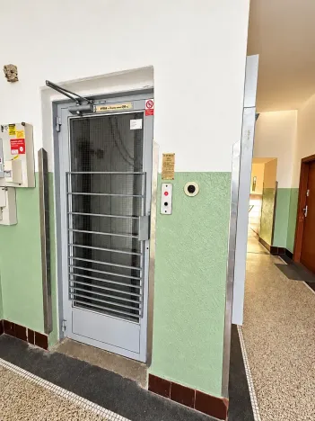 Pronájem bytu 1+kk, Praha - Vršovice, K louži, 35 m2