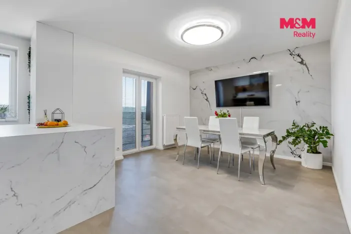 Prodej bytu 4+kk, Králův Dvůr - Levín, Na Lucberku, 141 m2