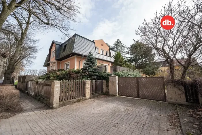 Prodej rodinného domu, Karlovy Vary, Vančurova, 260 m2