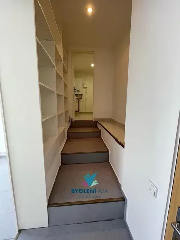 Pronájem bytu 2+kk, Teplice, Zemská, 47 m2