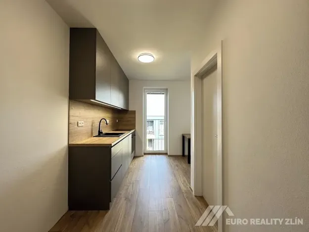 Pronájem bytu 1+kk, Zlín, Pod Hradem I, 29 m2