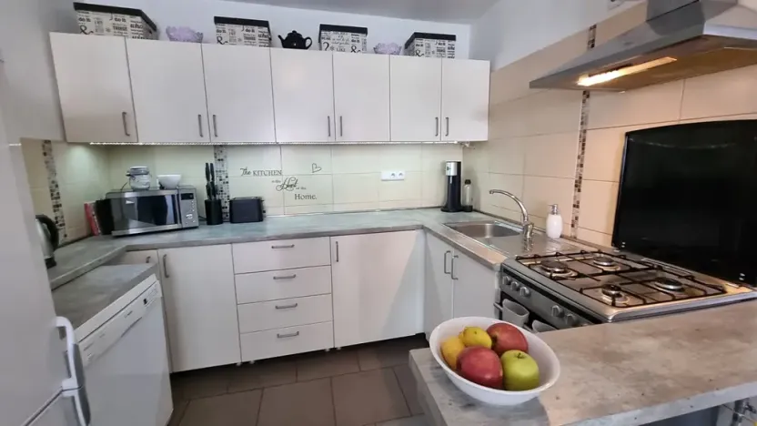 Prodej rodinného domu, Žďárná, 200 m2