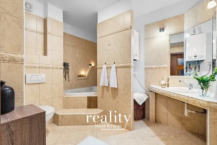 Prodej bytu 3+kk, Šumná, 88 m2