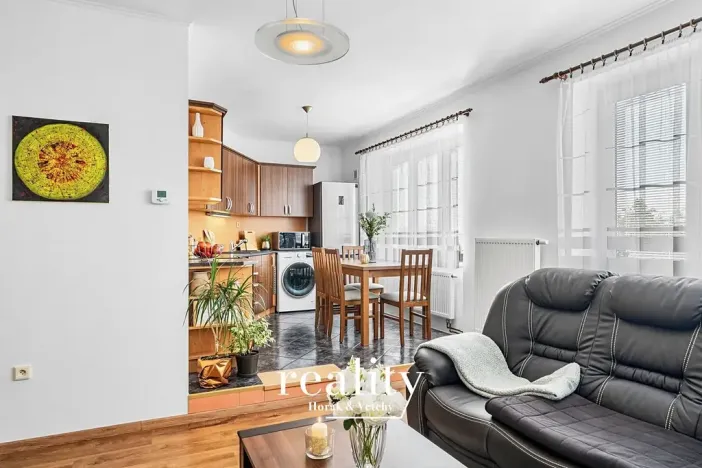 Prodej bytu 3+kk, Šumná, 88 m2