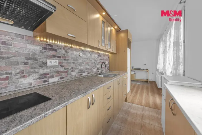Pronájem bytu 1+kk, Hradec Králové - Slezské Předměstí, Gagarinova, 31 m2