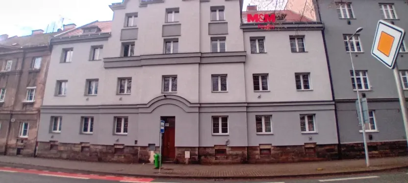 Pronájem bytu 2+kk, Dvůr Králové nad Labem, nábřeží Benešovo, 36 m2