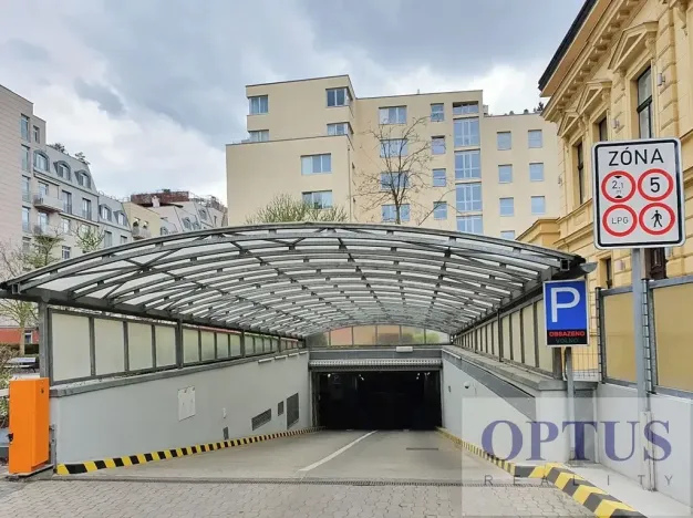 Pronájem garážového stání, Praha - Vinohrady, U Zvonařky, 13 m2