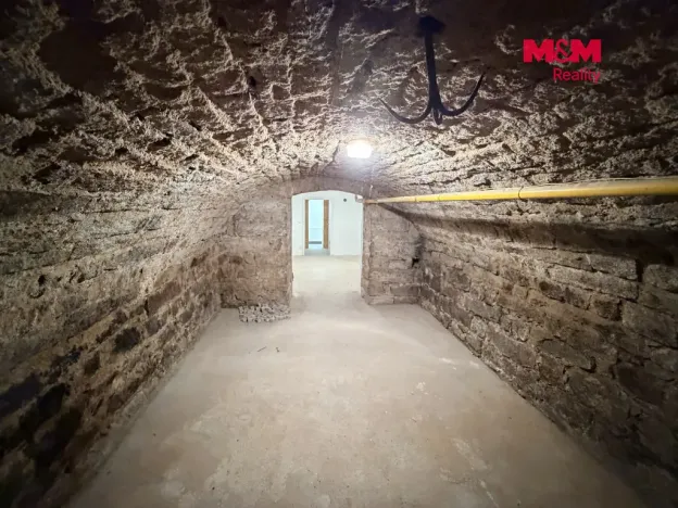 Pronájem obchodního prostoru, Jablonec nad Nisou, Anenské náměstí, 81 m2