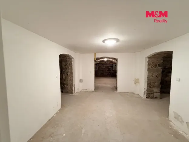 Pronájem obchodního prostoru, Jablonec nad Nisou, Anenské náměstí, 81 m2