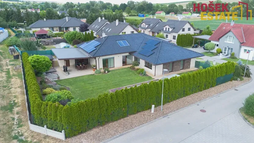 Prodej rodinného domu, Holubice, 240 m2