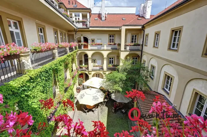 Pronájem kanceláře, Praha - Hradčany, Loretánské náměstí, 28 m2