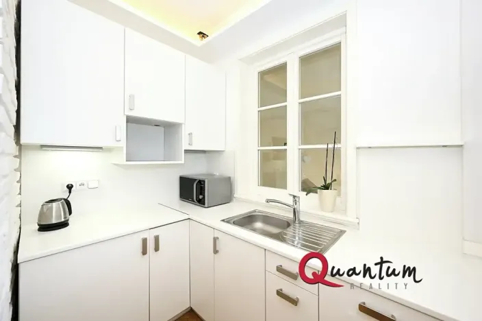 Pronájem kanceláře, Praha - Hradčany, Loretánské náměstí, 28 m2