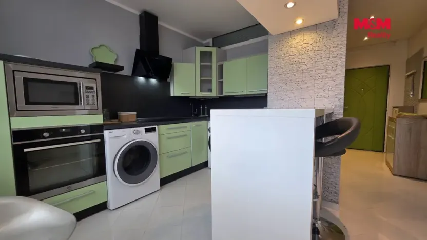Pronájem bytu 1+1, Karlovy Vary - Rybáře, Sibiřská, 37 m2