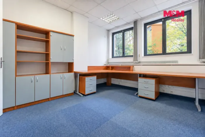 Prodej obchodního prostoru, Otrokovice, Tylova, 750 m2