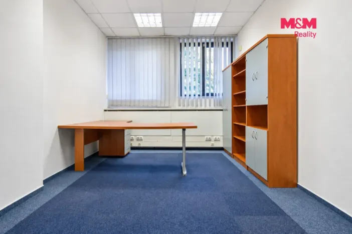 Prodej obchodního prostoru, Otrokovice, Tylova, 750 m2