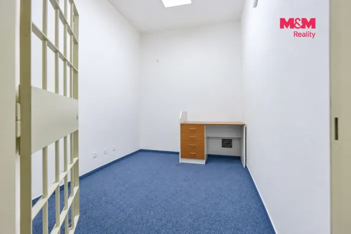 Prodej obchodního prostoru, Otrokovice, Tylova, 750 m2