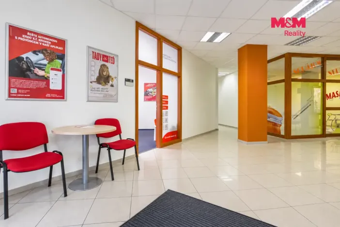 Prodej obchodního prostoru, Otrokovice, Tylova, 750 m2