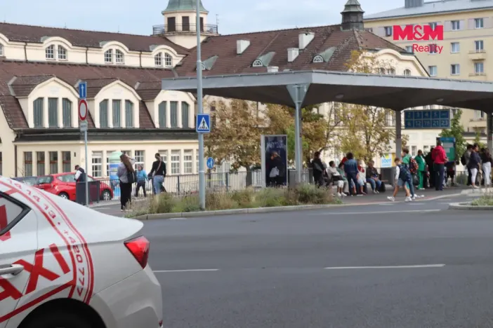 Pronájem obchodního prostoru, Karlovy Vary, Varšavská, 65 m2