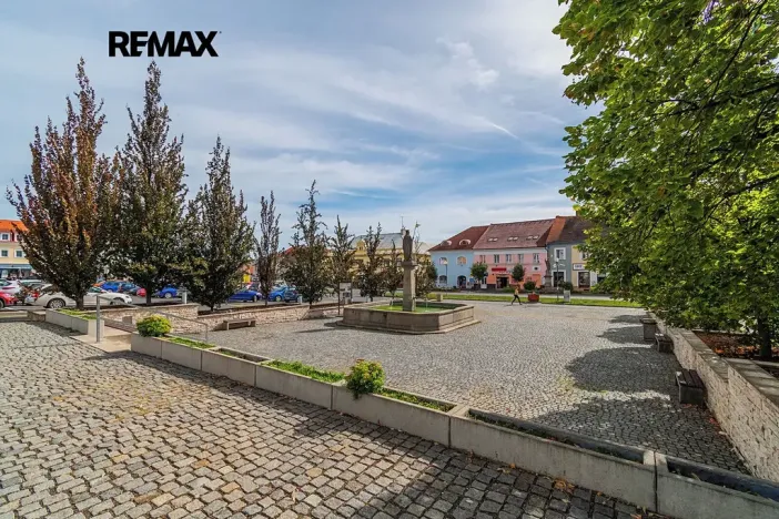 Pronájem obchodního prostoru, Přeštice, Masarykovo nám., 171 m2