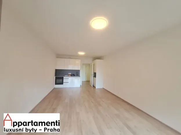 Pronájem bytu 1+kk, Praha - Hloubětín, Poděbradská, 35 m2
