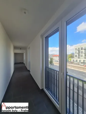 Pronájem bytu 1+kk, Praha - Hloubětín, Poděbradská, 35 m2