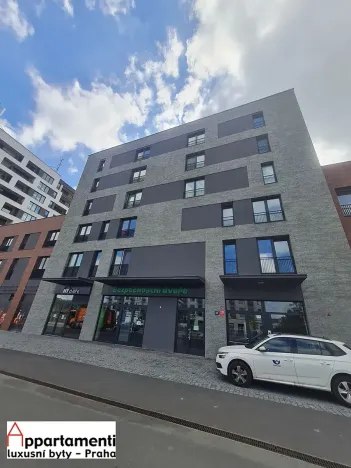 Pronájem bytu 1+kk, Praha - Hloubětín, Poděbradská, 35 m2