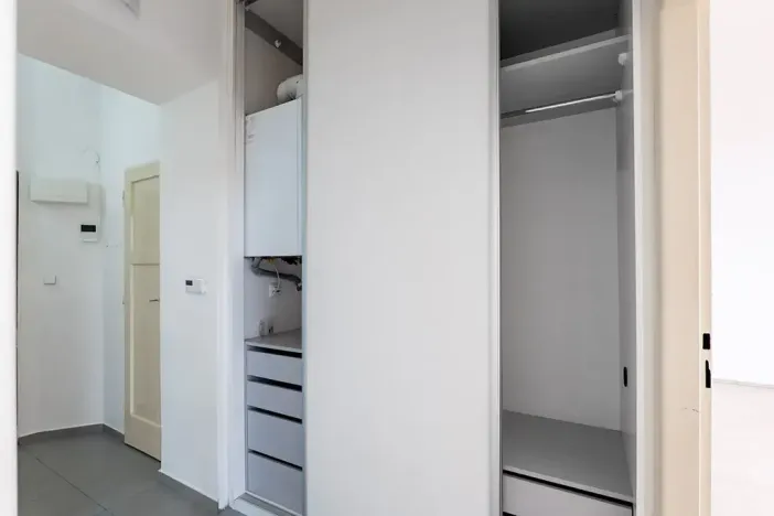 Pronájem bytu 2+kk, Praha - Nové Město, Novomlýnská, 57 m2