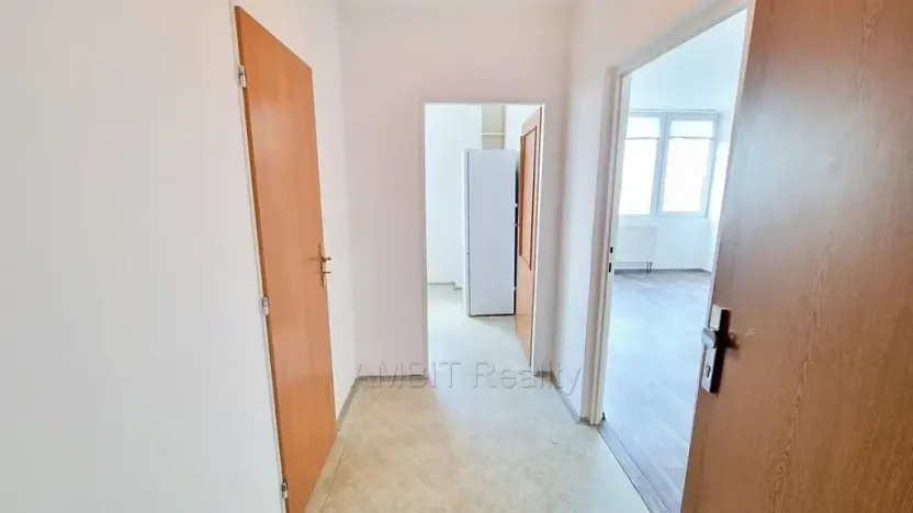 Pronájem bytu 1+1, Praha - Troja, Olštýnská, 37 m2