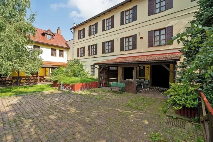 Dražba ubytování, Všechovice, 2500 m2