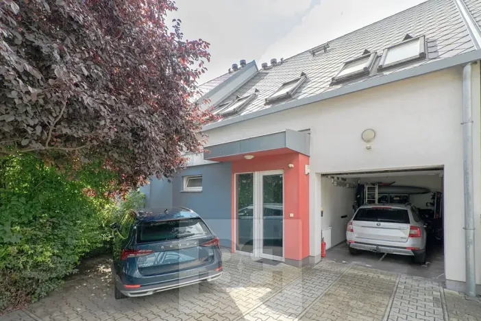 Pronájem rodinného domu, Praha - Kbely, Pod Nouzovem, 148 m2