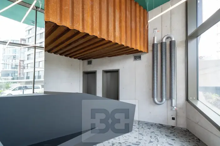 Pronájem garážového stání, Praha - Radlice, U Komína, 15 m2