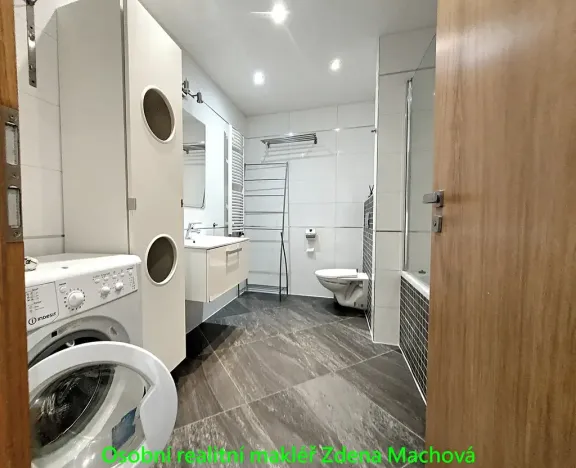 Pronájem bytu 1+kk, Praha - Žižkov, Olšanská, 40 m2