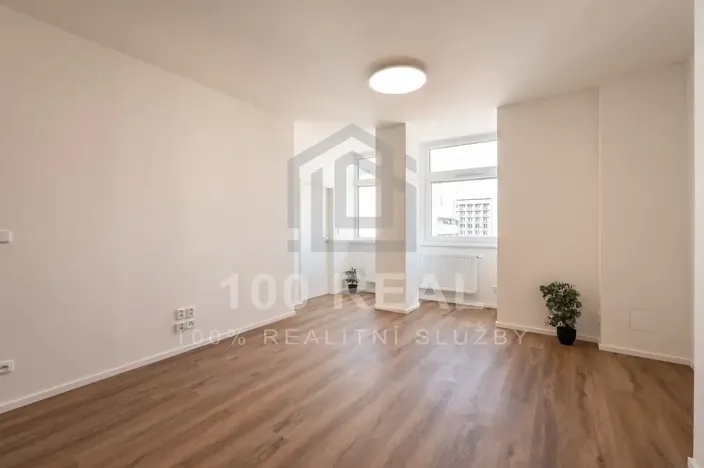 Pronájem bytu 2+kk, Pardubice, třída Míru, 44 m2
