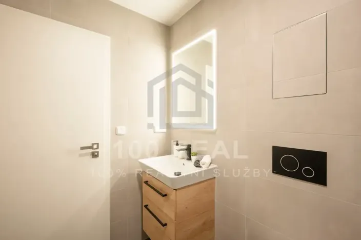 Pronájem bytu 2+kk, Pardubice, třída Míru, 44 m2