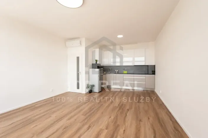 Pronájem bytu 2+kk, Pardubice, třída Míru, 54 m2