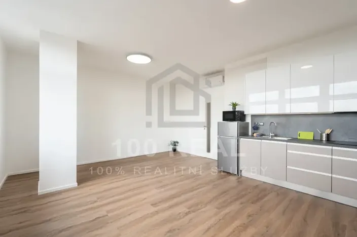 Pronájem bytu 1+kk, Pardubice, třída Míru, 37 m2