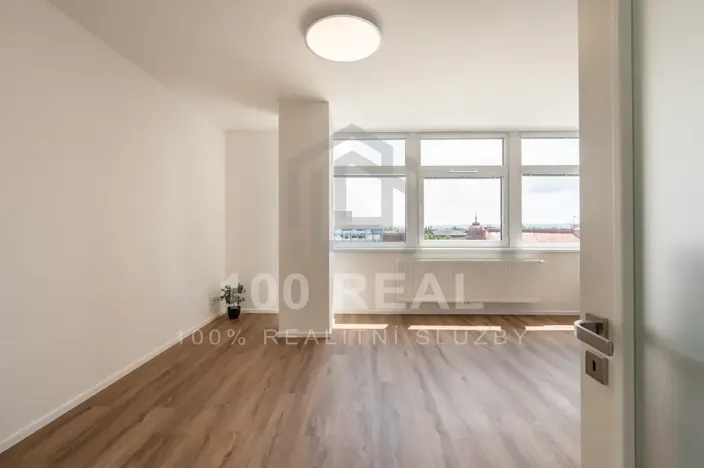 Pronájem bytu 1+kk, Pardubice, třída Míru, 37 m2
