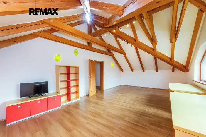 Prodej rodinného domu, Praha - Řeporyje, Havlůjové, 300 m2