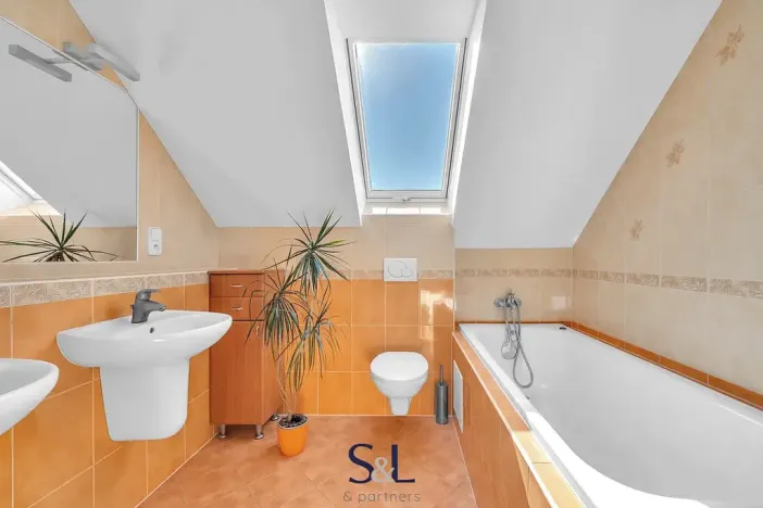 Prodej rodinného domu, Jičín, 150 m2