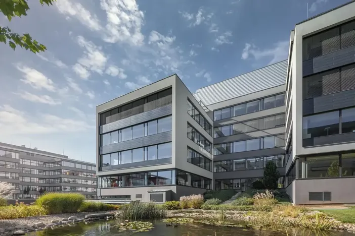 Pronájem kanceláře, Praha - Stodůlky, náměstí Junkových, 500 m2