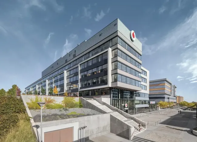 Pronájem kanceláře, Praha - Stodůlky, náměstí Junkových, 2000 m2