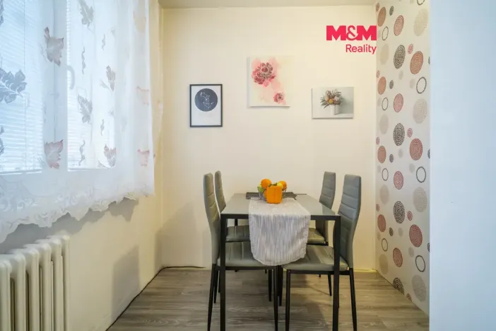Pronájem bytu 2+1, Klášterec nad Ohří - Miřetice u Klášterce nad Ohří, 17. listopadu, 60 m2