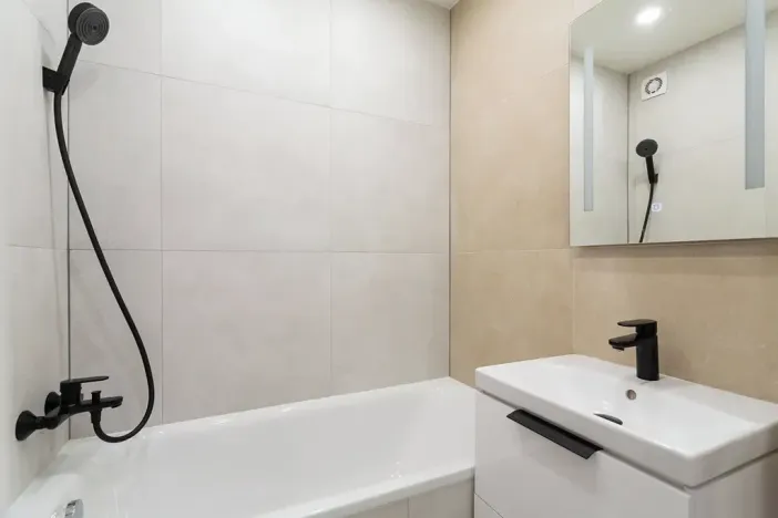 Prodej bytu 3+1, Praha - Záběhlice, Holčovická, 70 m2