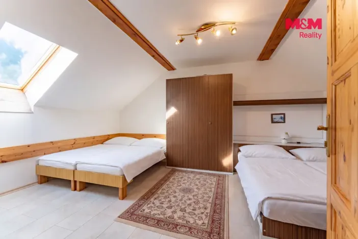 Prodej rodinného domu, Karlovice - Roudný, 204 m2