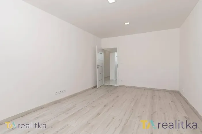 Prodej bytu 3+1, Orlová, Masarykova třída, 74 m2