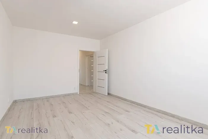 Prodej bytu 3+1, Orlová, Masarykova třída, 74 m2