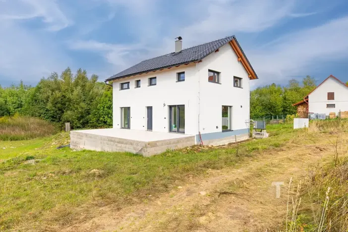 Prodej rodinného domu, Černovice, 200 m2